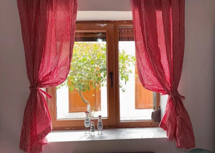 Urla Sunrise House بيت للعطل