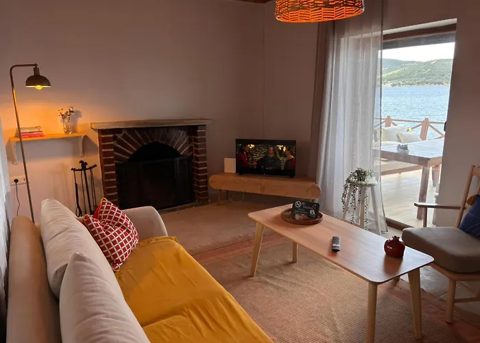 Semesterbostad Urla Sunrise House *